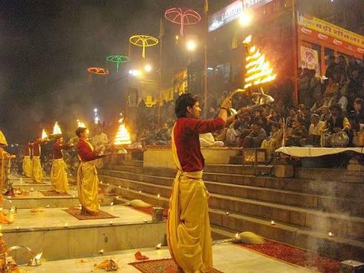 Dashashwamedh Ghat during Aarti